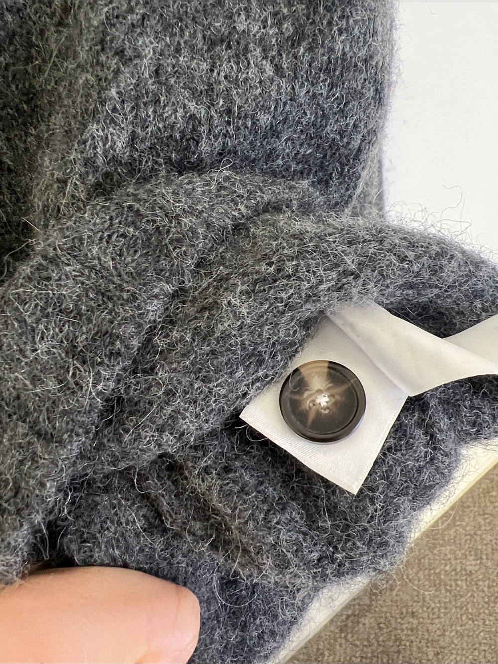 Cropped Alpaca Cardigan - Picture 6 of 7